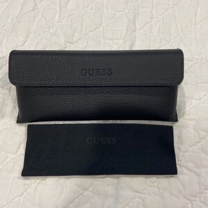 GUESS Eye Glasses Sunglasses Soft Case Holder​​​​​​​​​